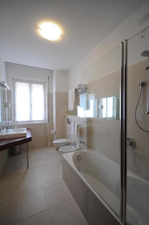 Hotel Conradi Chiavenna Habitación foto